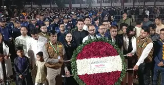 মৌলভীবাজারে একুশের প্রথম প্রহরে শহিদ মিনারে শ্রদ্ধা জানাতে মানুষের ঢল